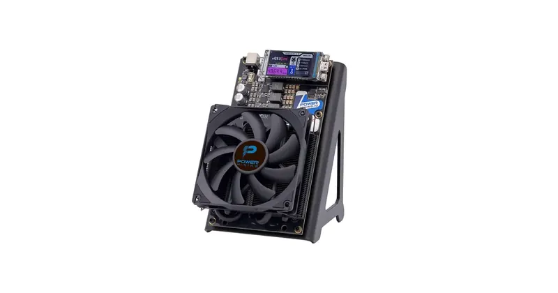 Artikelbild für: Power Mining: NerdQaxe++ und Bitaxe aus Lettland, 10 % Rabatt mit CRYPTOCODES